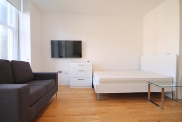 1 bed studio, Chaucer Building, City Centre, Newcastle, NE15JE - Image 3